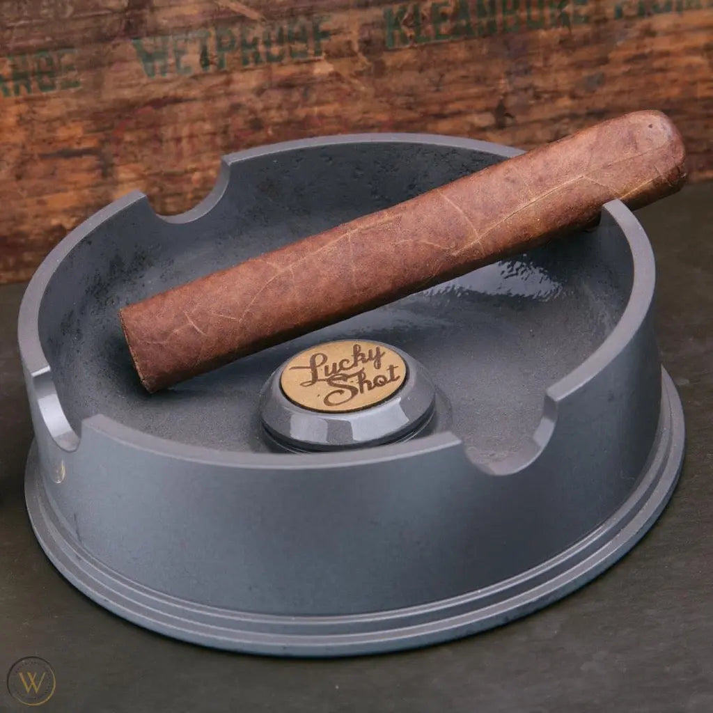 Shots Fired by Lucky Shot USA Lucky Shot Asbak van M1 Abrams tank 120mm shell