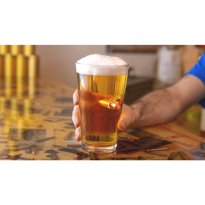 Shots Fired by Lucky Shot USA .50 Cal BMG Bullet Beer Pint - Bierglas (475ml)