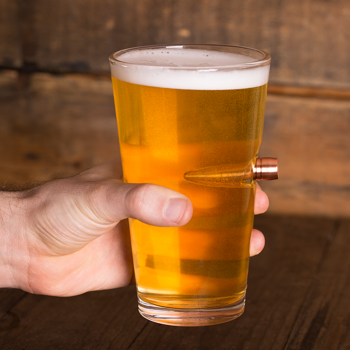 Shots Fired by Lucky Shot USA .50 Cal BMG Bullet Beer Pint - Bierglas (475ml)