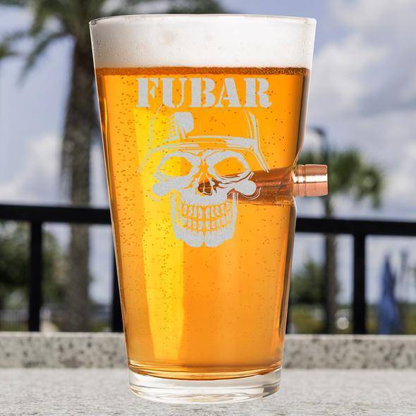 Shots Fired by Lucky Shot USA .50 Cal BMG Bullet Beer Pint - FUBAR gravure - Bierglas (475ml)