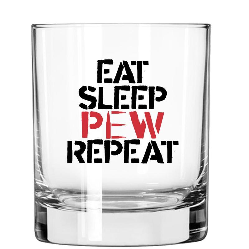 Shots Fired by Lucky Shot USA Americana Collection – Whiskyglas – "EAT SLEEP PEW REPEAT" (325ml)
