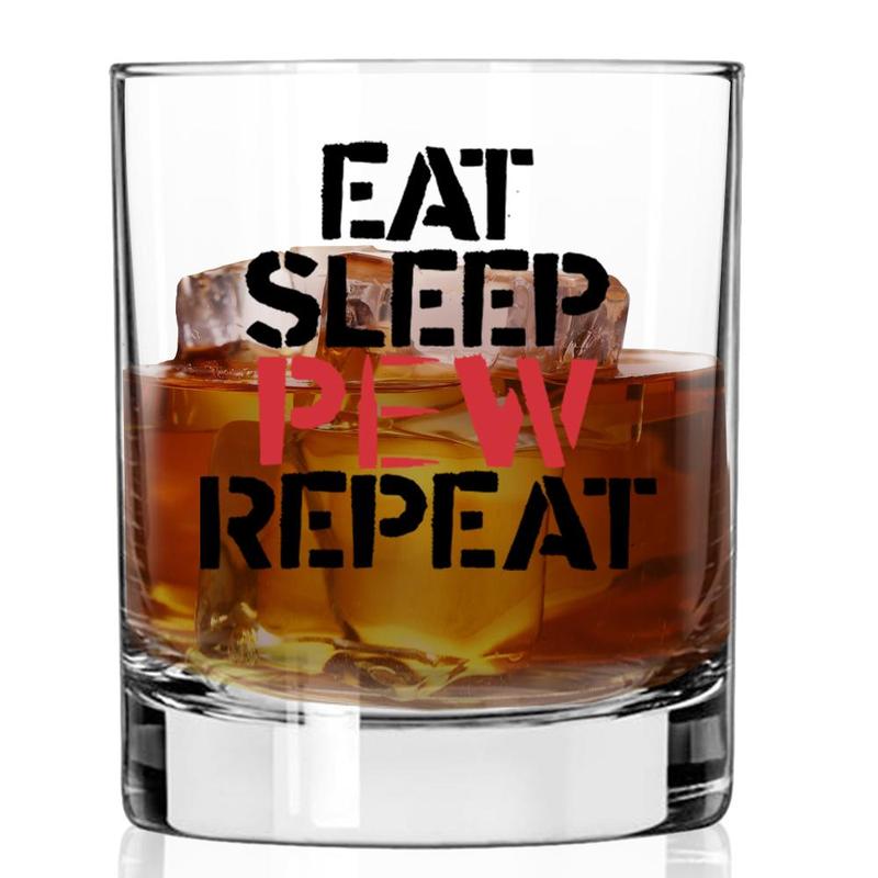 Shots Fired by Lucky Shot USA Americana Collection – Whiskyglas – "EAT SLEEP PEW REPEAT" (325ml)