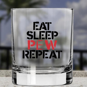 Shots Fired by Lucky Shot USA Americana Collection – Whiskyglas – "EAT SLEEP PEW REPEAT" (325ml)