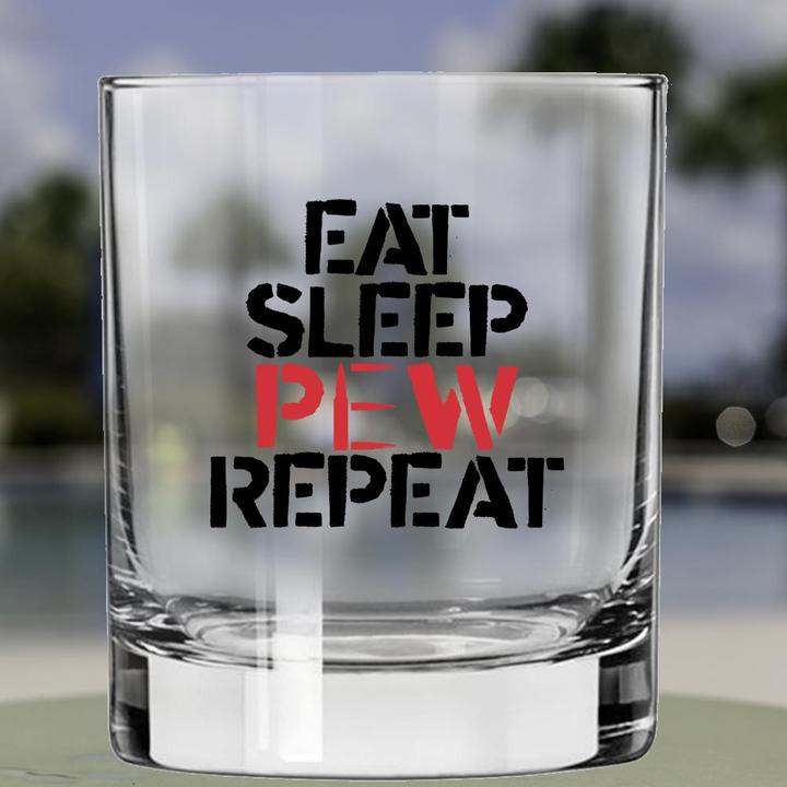 Shots Fired by Lucky Shot USA Americana Collection – Whiskyglas – "EAT SLEEP PEW REPEAT" (325ml)