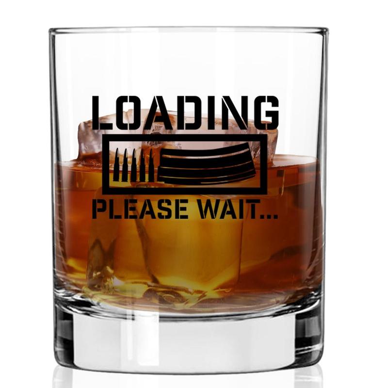 Shots Fired by Lucky Shot USA Americana Collection – Whiskyglas – "LOADING PLEASE WAIT" (325ml)