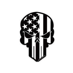 Shots Fired by Lucky Shot USA Magneetsticker Punisher logo met Amerikaanse vlag 10x15cm (Zwart-Wit) 