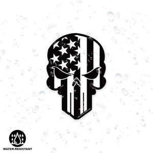 Shots Fired by Lucky Shot USA Magneetsticker Punisher logo met Amerikaanse vlag 10x15cm (Zwart-Wit) 